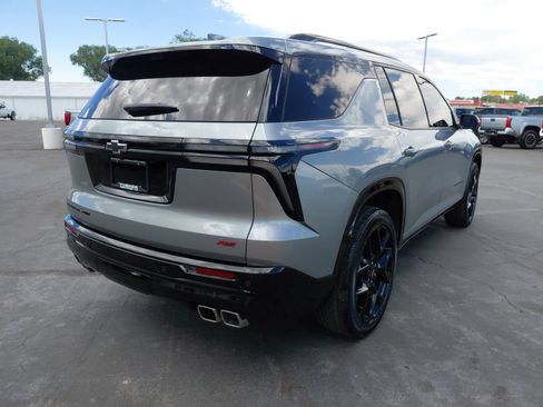 Used 2025 Chevrolet Traverse RS w/ LPO, Floor Liner Package AWD/4WD image 4