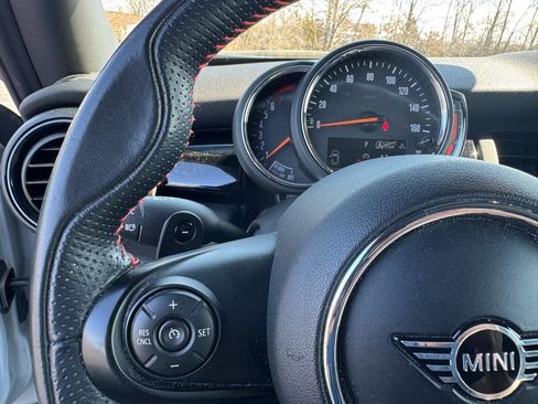 Used 2019 MINI Cooper S w/ Signature Upholstery Package image 15