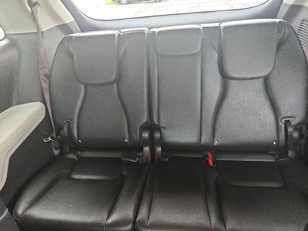Used 2022 Kia Carnival LX FWD image 11