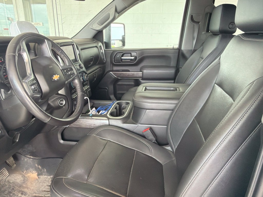 Used 2022 Chevrolet Silverado 3500 LTZ w/ LTZ Convenience Package AWD/4WD image 7