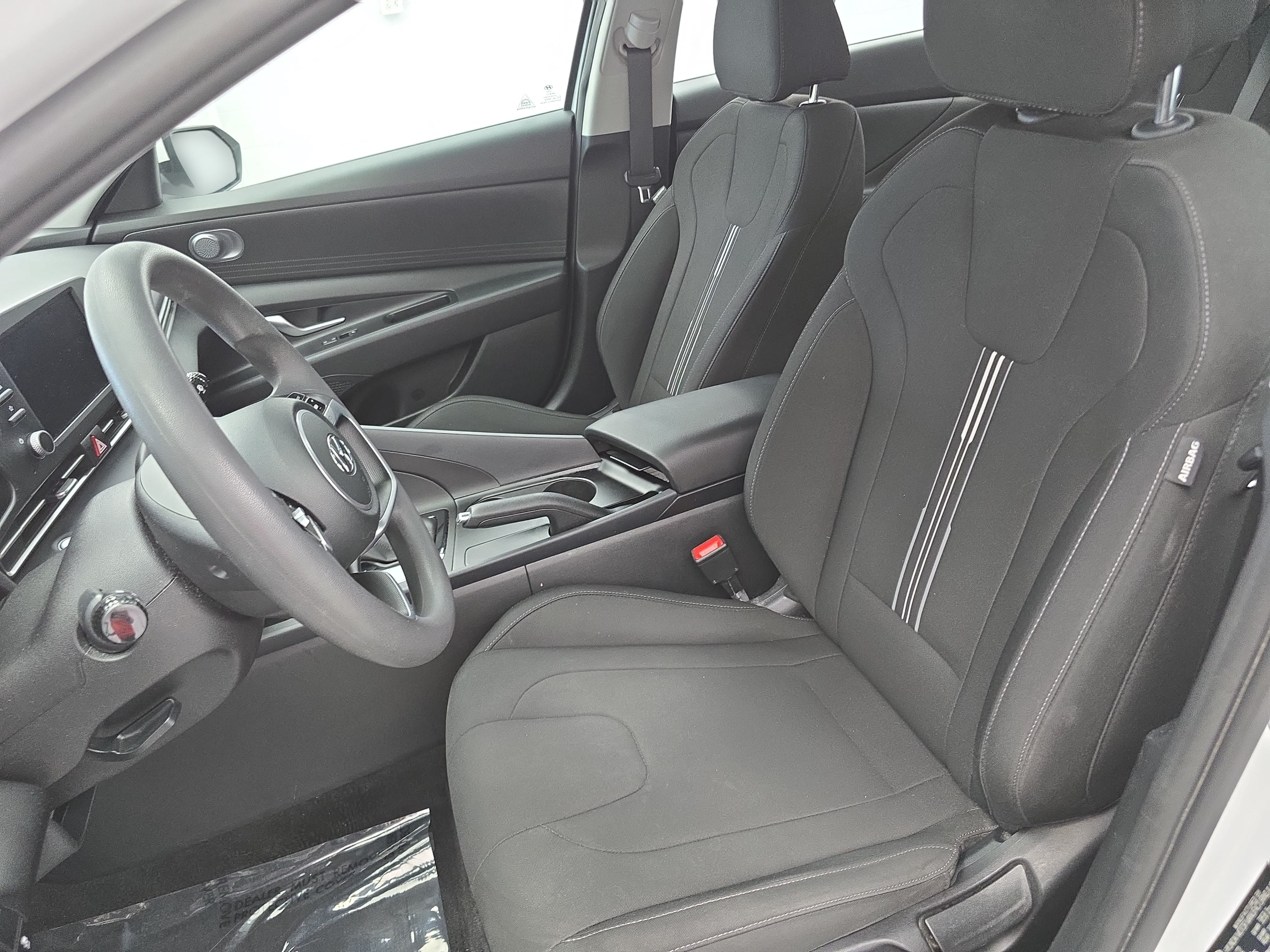 Used 2022 Hyundai Elantra SEL FWD image 14