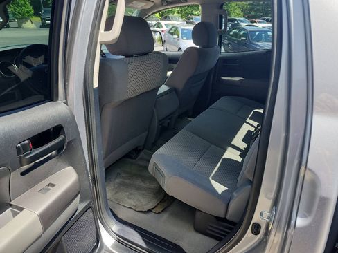 Used 2011 Toyota Tundra 4x4 Double Cab w/ Tow Pkg image 10