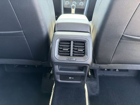 Used 2022 Volkswagen Taos SE FWD image 22
