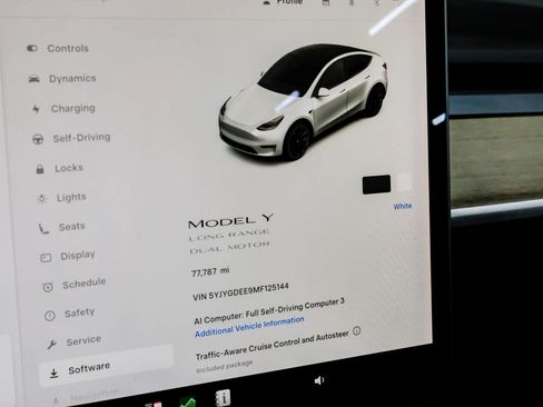 Used 2021 Tesla Model Y Long Range AWD/4WD image 25