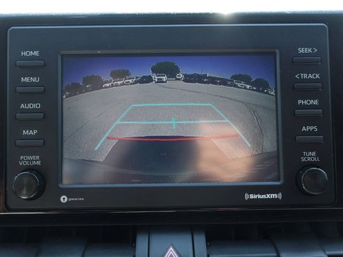 Used 2021 Toyota RAV4 LE AWD/4WD image 22