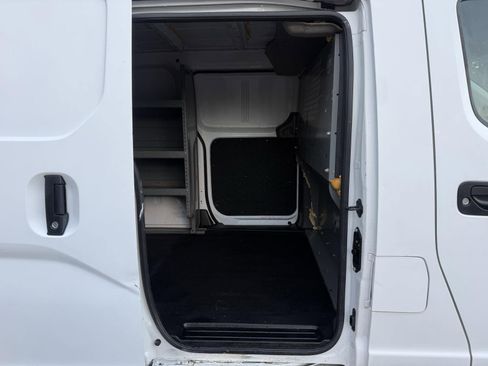 Used 2017 Nissan NV200 S image 18