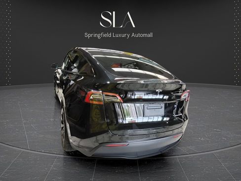 Used 2023 Tesla Model Y Long Range AWD/4WD image 4