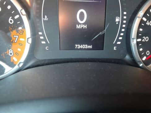 Used 2018 Jeep Renegade Latitude AWD/4WD image 19