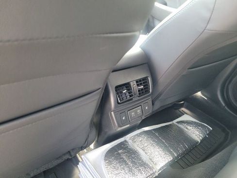 Used 2019 Subaru Outback 3.6R Limited AWD/4WD image 16