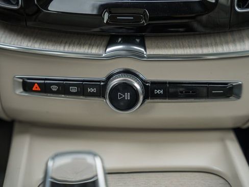 Used 2022 Volvo XC60 T8 Inscription w/ Advanced Package image 22