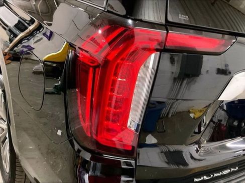 Used 2023 GMC Yukon Denali image 31