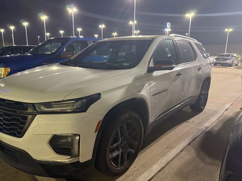 Used 2022 Chevrolet Traverse Premier w/ Redline Edition image 2
