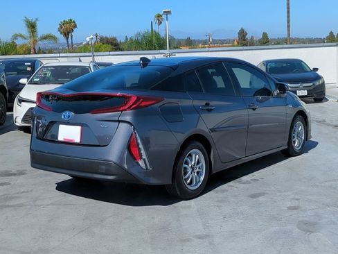 Used 2022 Toyota Prius Prime XLE FWD image 5