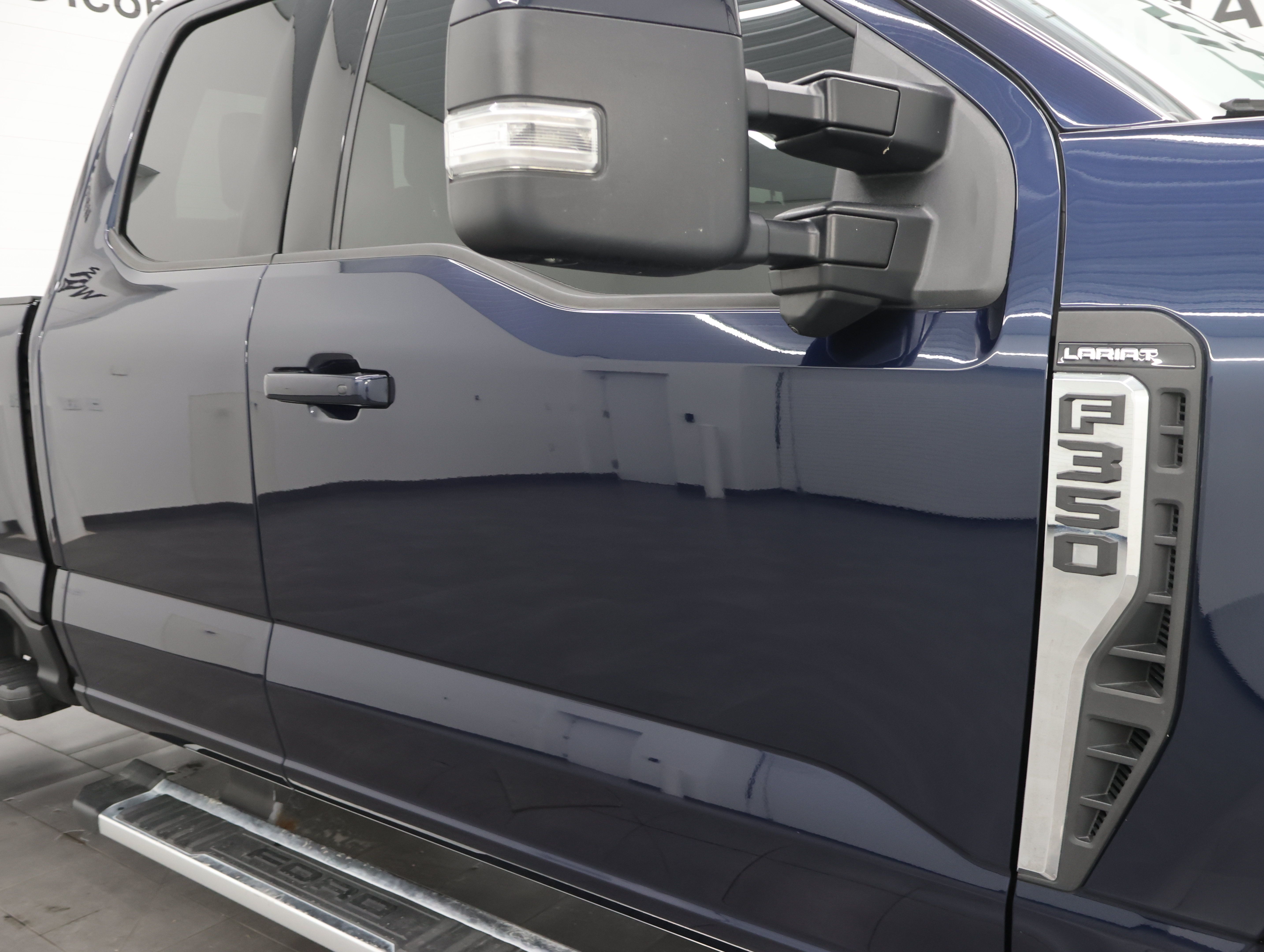 Used 2023 Ford F350 Lariat w/ FX4 Off-Road Package AWD/4WD image 27