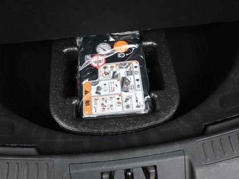 Used 2022 Lincoln Corsair FWD w/ Premium Package image 31