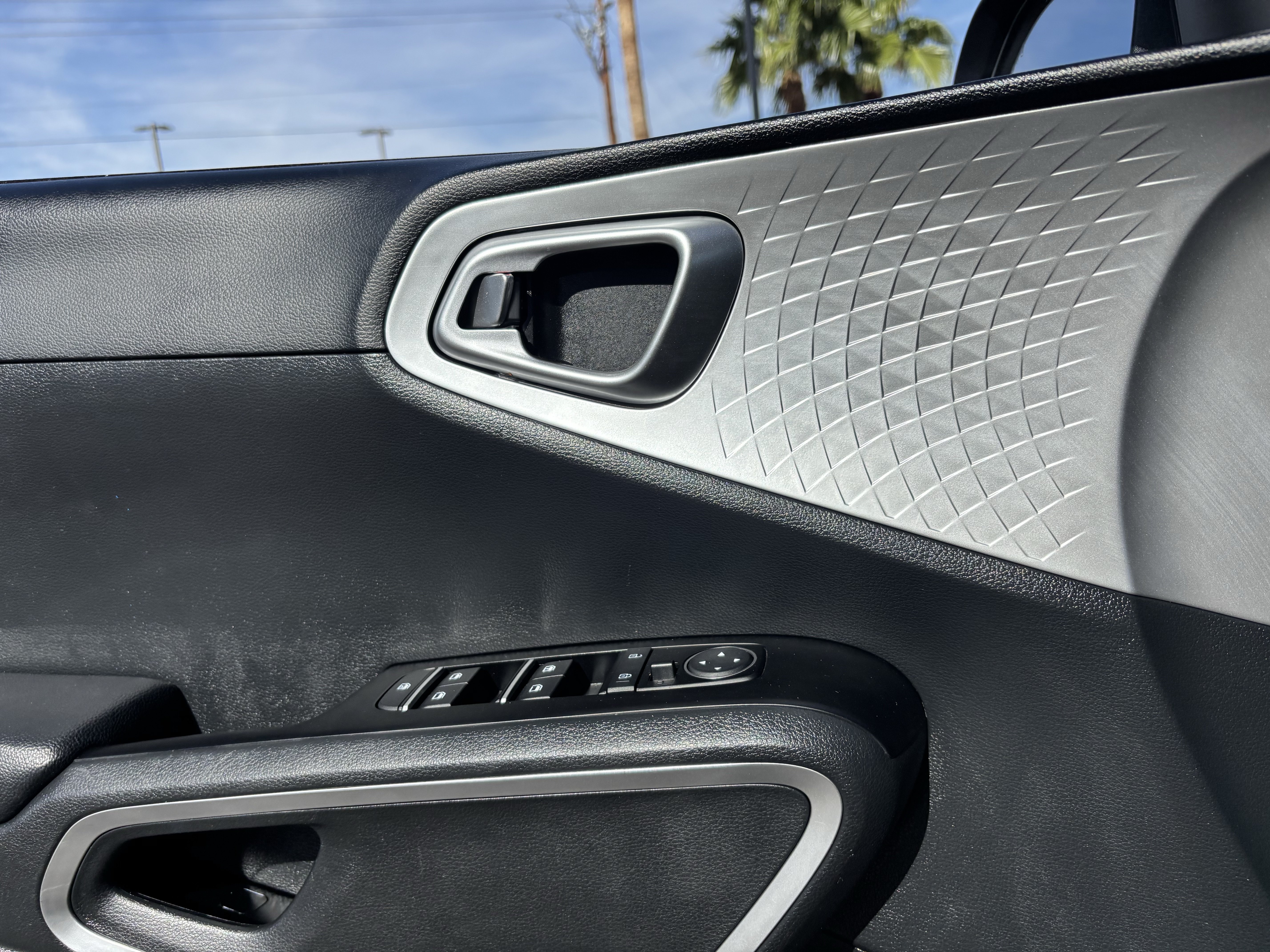 Certified 2025 Kia Soul LX w/ LX Technology Package FWD image 19