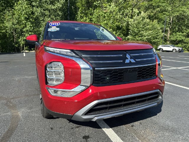 Used 2025 Mitsubishi Outlander SE AWD/4WD image 18
