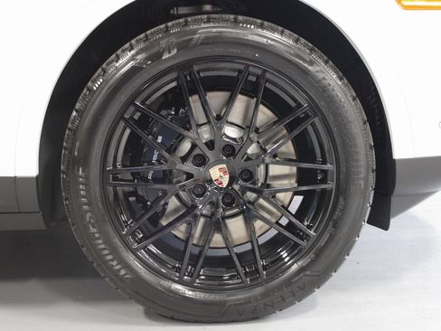 New 2026 Porsche Cayenne S image 14