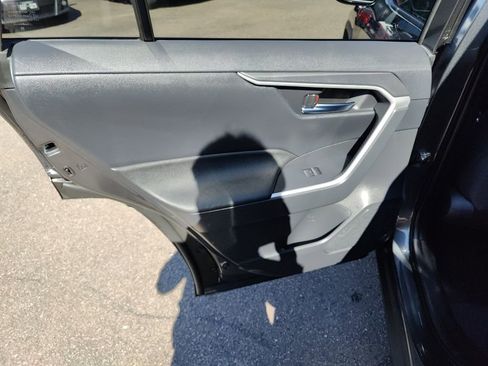 Used 2025 Toyota RAV4 XLE image 23