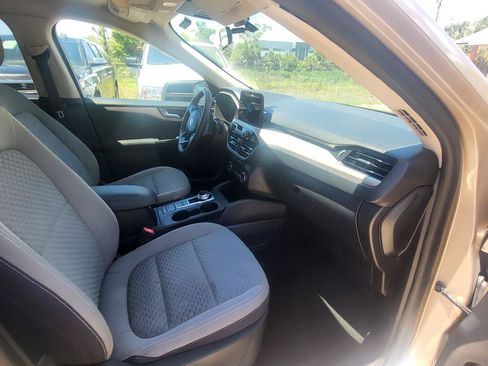 Used 2020 Ford Escape SE FWD image 11