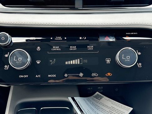Certified 2026 INFINITI QX60 Luxe w/ Cargo Package FWD image 17
