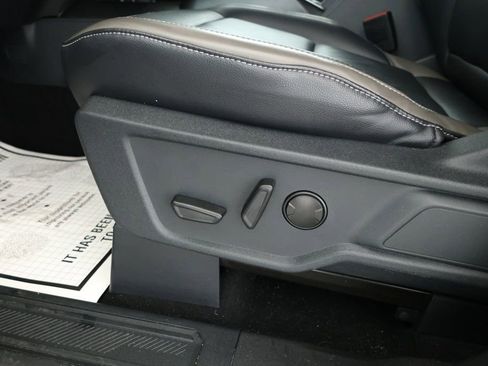 Used 2025 Ford Bronco Outer Banks image 9