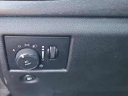 Used 2018 Jeep Grand Cherokee Altitude AWD/4WD image 16