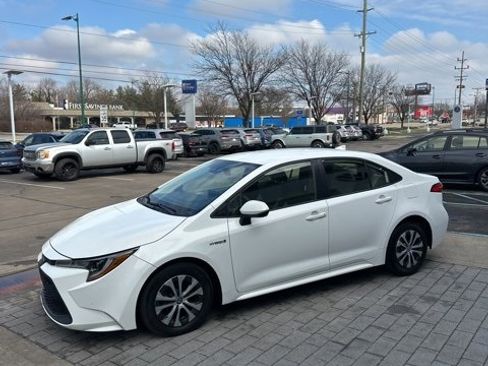 Used 2021 Toyota Corolla LE image 19