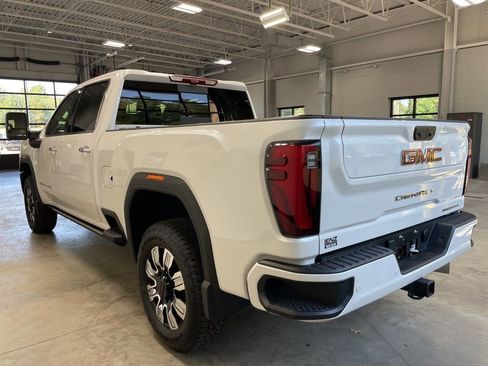Used 2025 GMC Sierra 2500 Denali w/ Denali Reserve Package AWD/4WD image 5