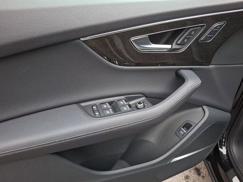 Used 2025 Audi Q7 3.0T Premium Plus image 12