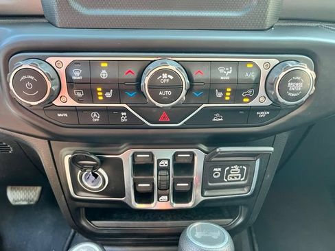 Used 2022 Jeep Wrangler Unlimited Sport AWD/4WD image 36