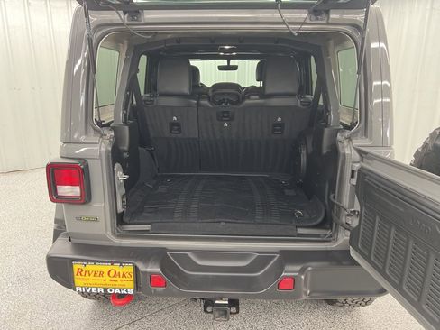 Used 2022 Jeep Wrangler Unlimited Rubicon image 9