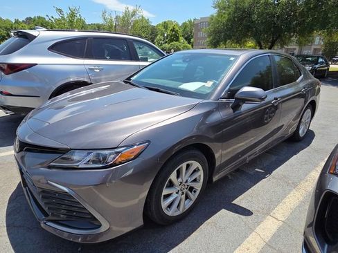 Used 2023 Toyota Camry LE w/ Convenience Package FWD image 3