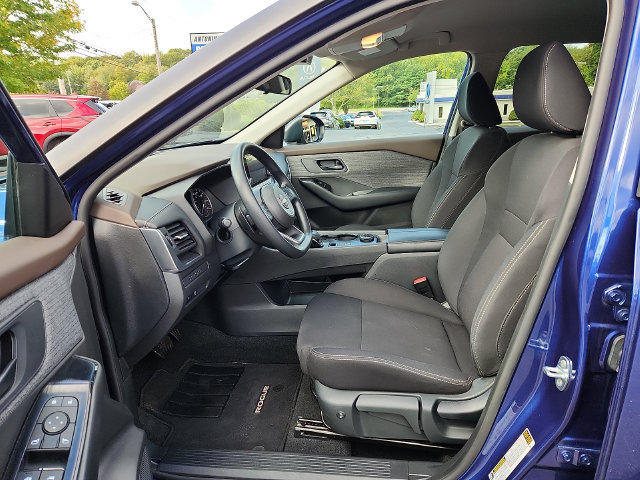Used 2023 Nissan Rogue S AWD/4WD image 14