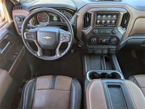 Used 2020 Chevrolet Silverado 2500 High Country w/ Z71 Off-Road Package image 10