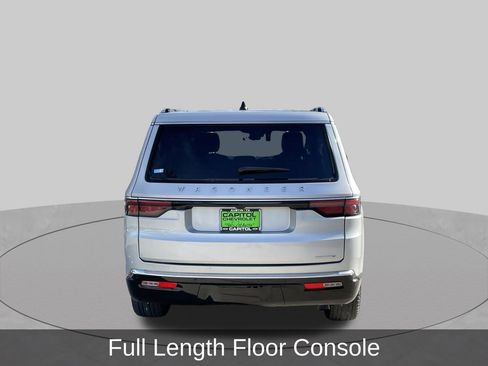 Used 2024 Jeep Wagoneer Series II w/ Flexible Seating Group RWD image 5