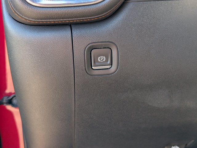 Used 2020 GMC Sierra 1500 AT4 w/ AT4 Premium Package AWD/4WD image 15