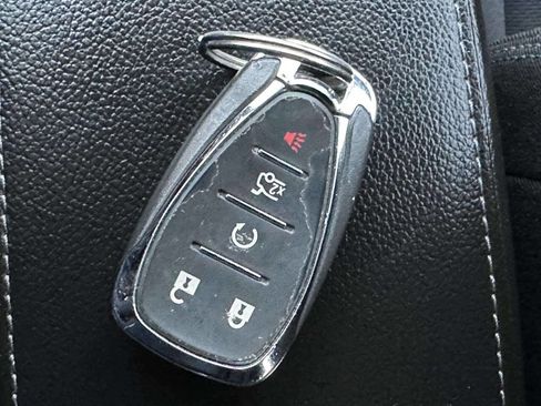 Used 2019 Chevrolet Cruze LT image 32