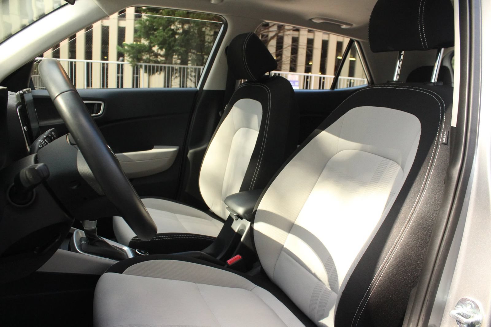 Used 2026 Hyundai Venue SEL FWD image 16