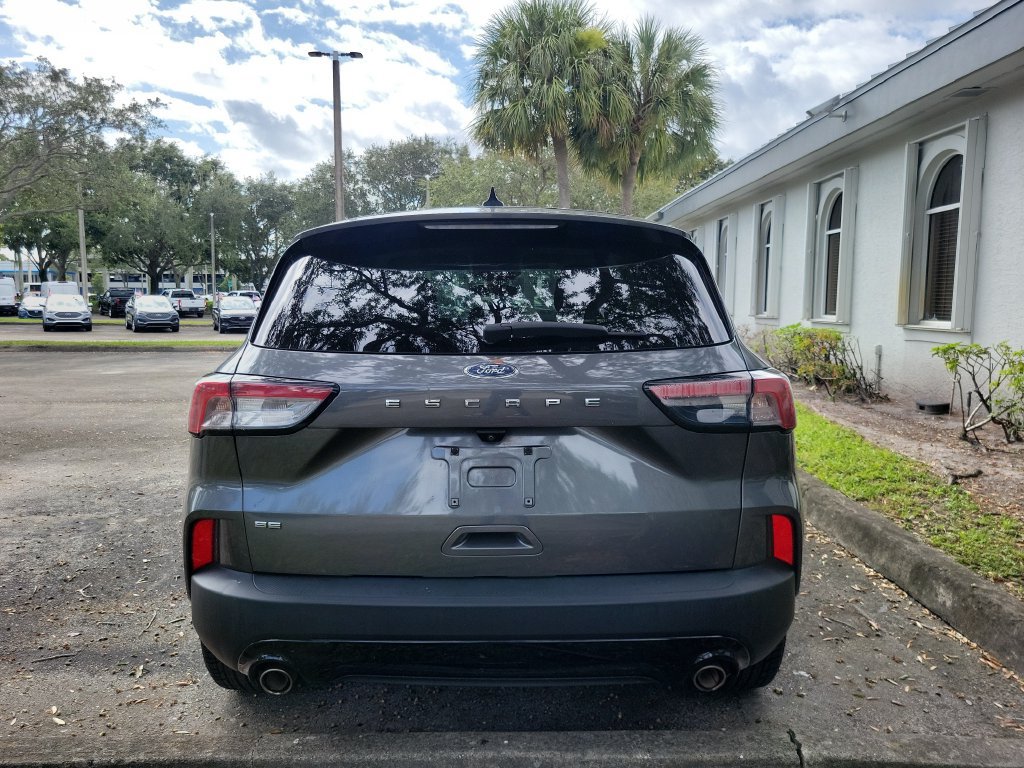 Used 2021 Ford Escape SE w/ SE Sport Appearance Package FWD image 5
