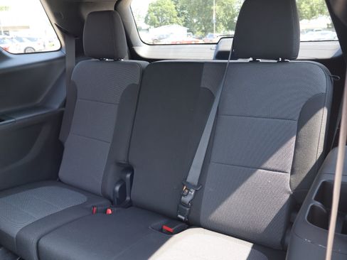 Used 2023 Chevrolet Traverse LT w/ LPO, Floor Liner Package AWD/4WD image 11