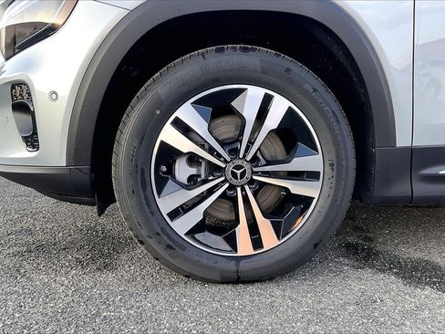 New 2026 Mercedes-Benz GLB 250 4MATIC image 11