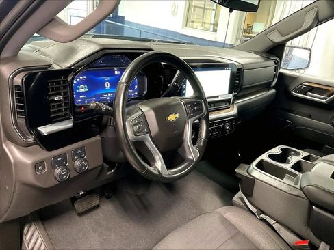 Used 2023 Chevrolet Silverado 1500 LT AWD/4WD image 8