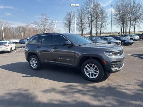 Used 2024 Jeep Grand Cherokee Laredo X w/ Luxury Tech Group I image 7