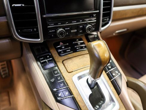 Used 2011 Porsche Cayenne Turbo w/ Premium Pkg Plus image 11