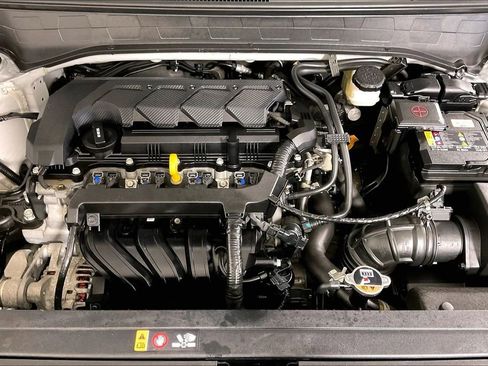 Used 2022 Hyundai Venue SEL image 9