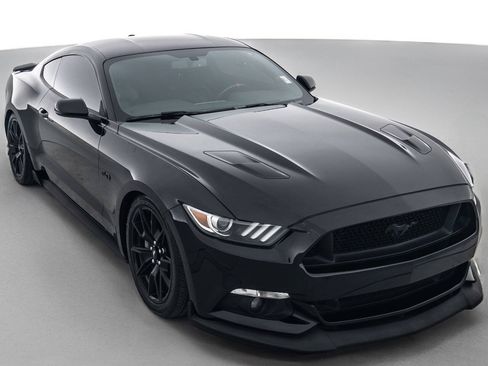 Used 2017 Ford Mustang GT Premium w/ Black Accent Package RWD image 1