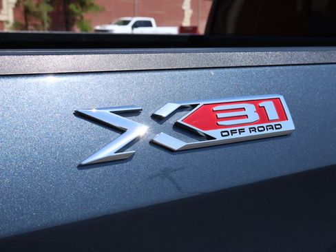 Used 2019 GMC Sierra 1500 SLT w/ SLT Premium Plus Package AWD/4WD image 28