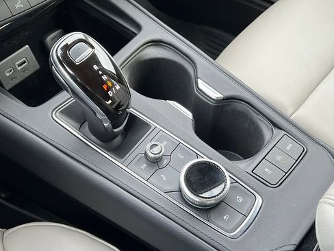 Used 2022 Cadillac XT4 Premium Luxury w/ Enhanced Visibility Package image 27