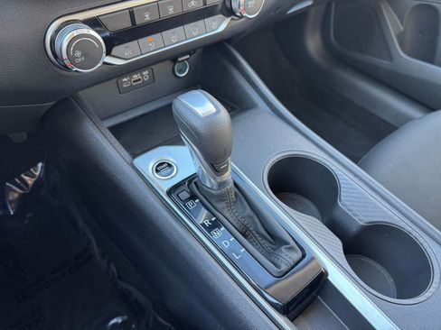 Used 2025 Nissan Altima 2.5 SV image 36